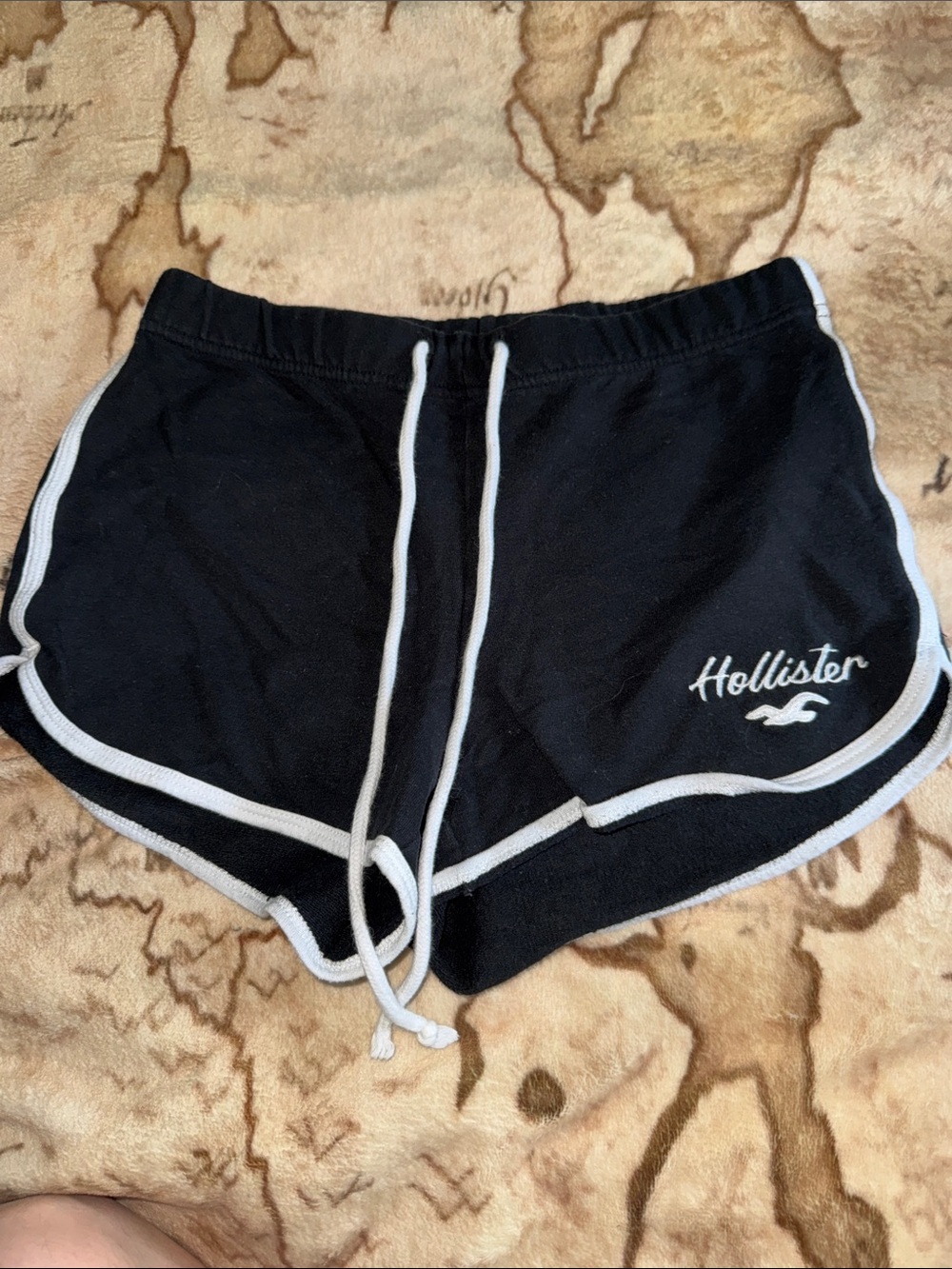🖤Vintage Hollister Black Women’s Athletic Shorts with White Trim size XS🖤